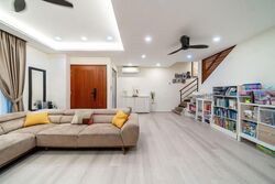 Sixth Avenue (D10), Terrace #531693251